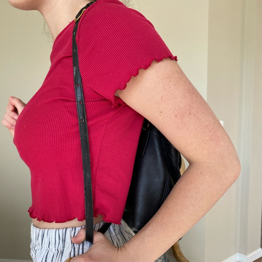 Fuchsia Ribbed Crop Top - Picture 3 of 4